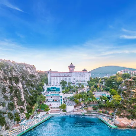 Ladonia Adakule فندق